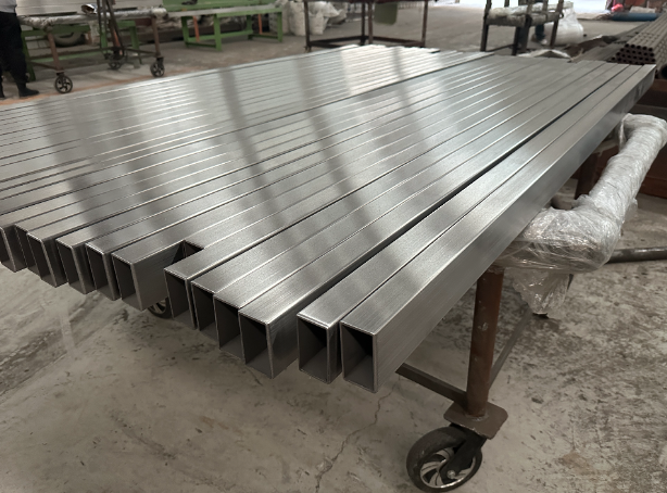 丽江新能源汽车用不锈钢方管 现货